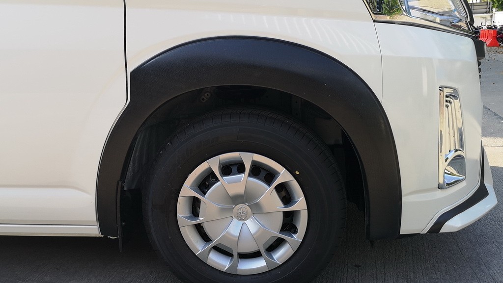 คิ้วล้อ (V.1)