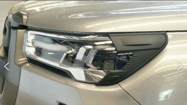 คิ้วตาไฟหน้า (รุ่น TOP)