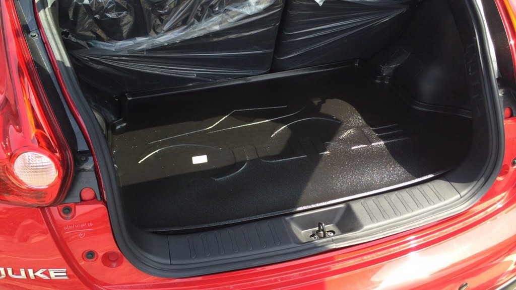 ถาดวางของท้ายรถ