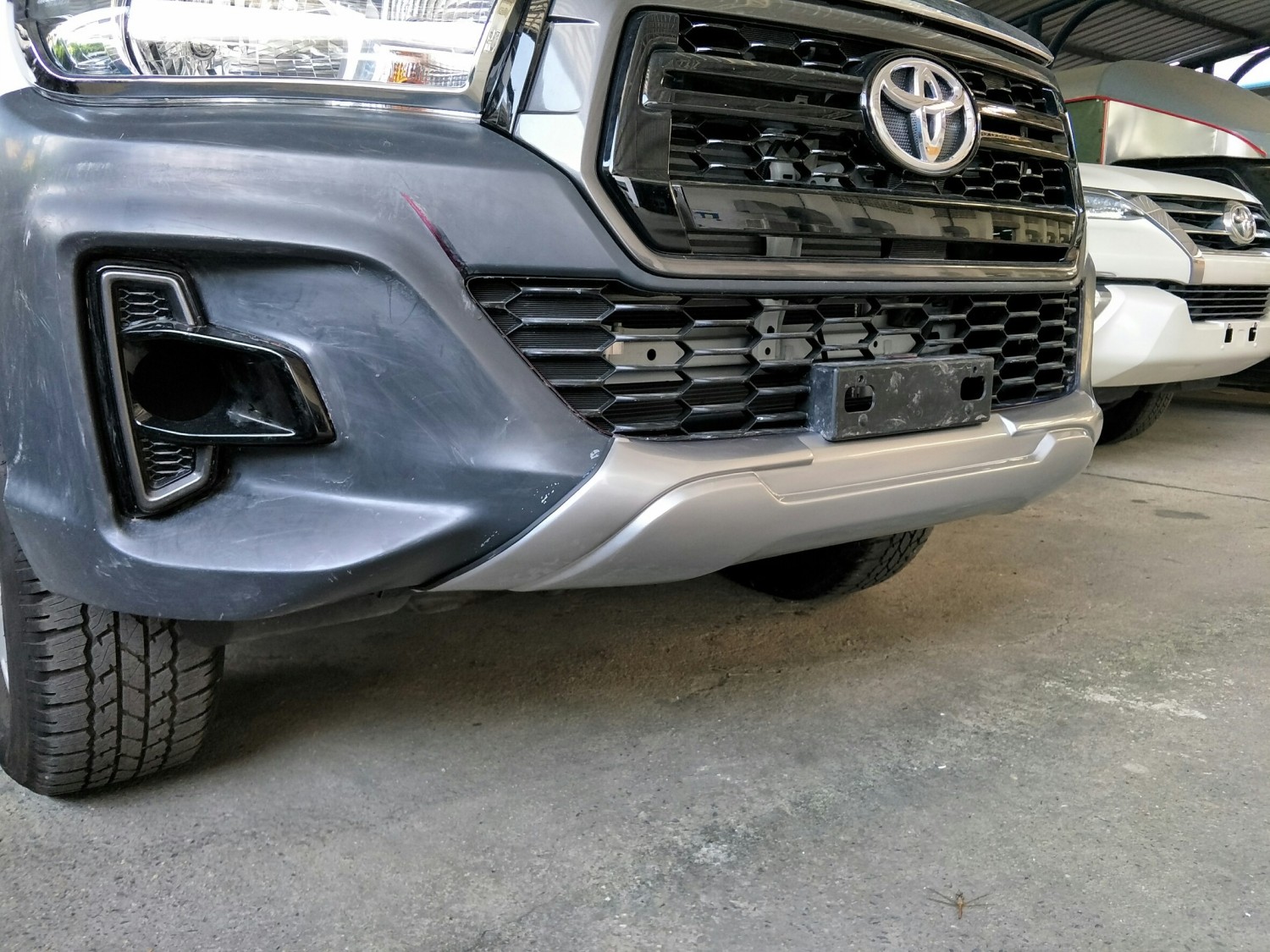 กันแคร้ง (หน้า) Rocco ปี 2018