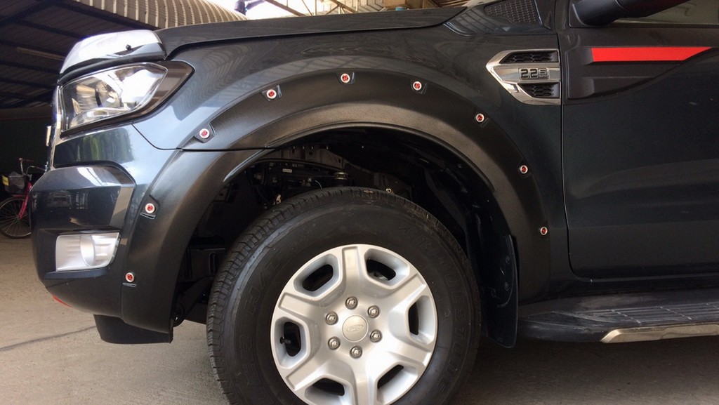 คิ้วล้อ (V.4) 6 ชิ้น 6 นิ้ว มีน๊อต