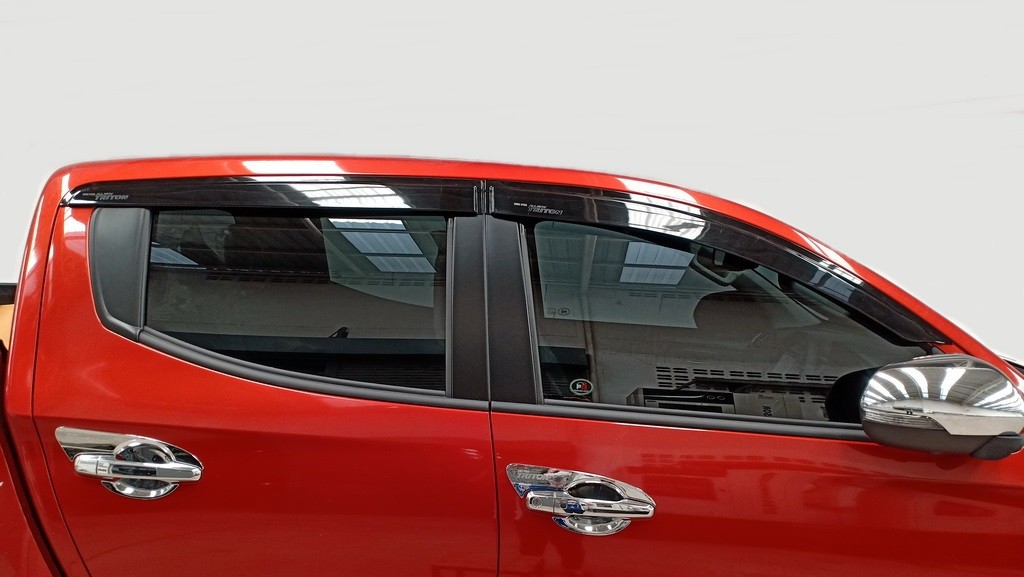 กันสาดประตู (โมล์ฉีด)