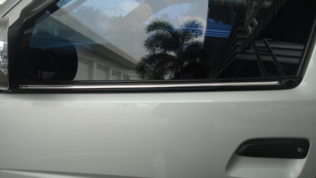 คิ้วขอบกระจก (V.2)