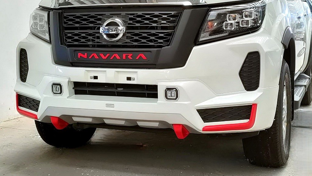 สเกิต์ร (หน้า) มีไฟ LED พร้อมหูลาก