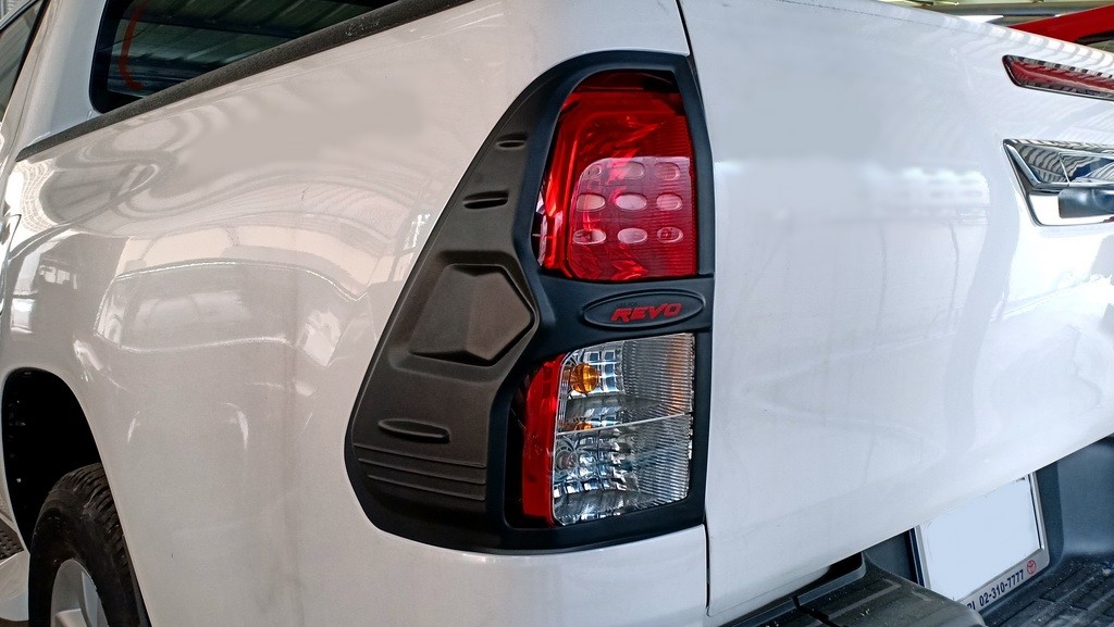 ครอบไฟท้าย (V.2) รอง TOP ผิวดำ