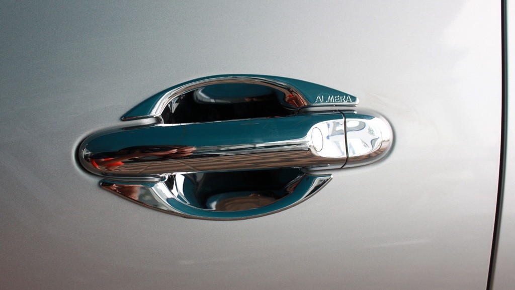 ถาดรองมือเปิดประตู