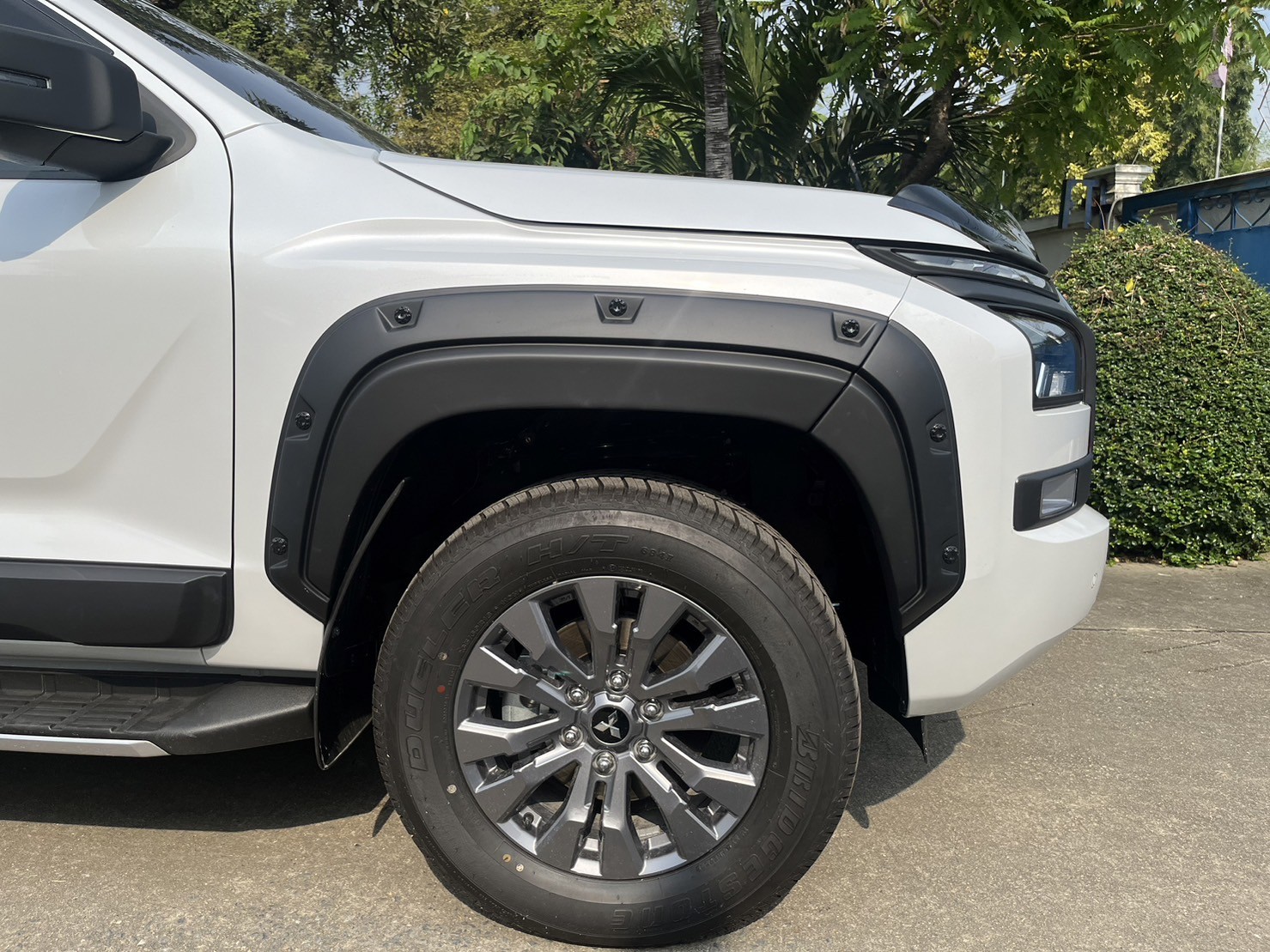 คิ้วล้อ (V.2) 6" 6 ชิ้น ทรงห้าง มีน๊อต