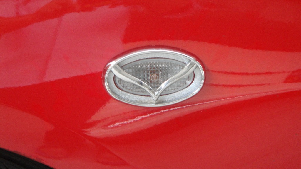 ครอบไฟเลี้ยว