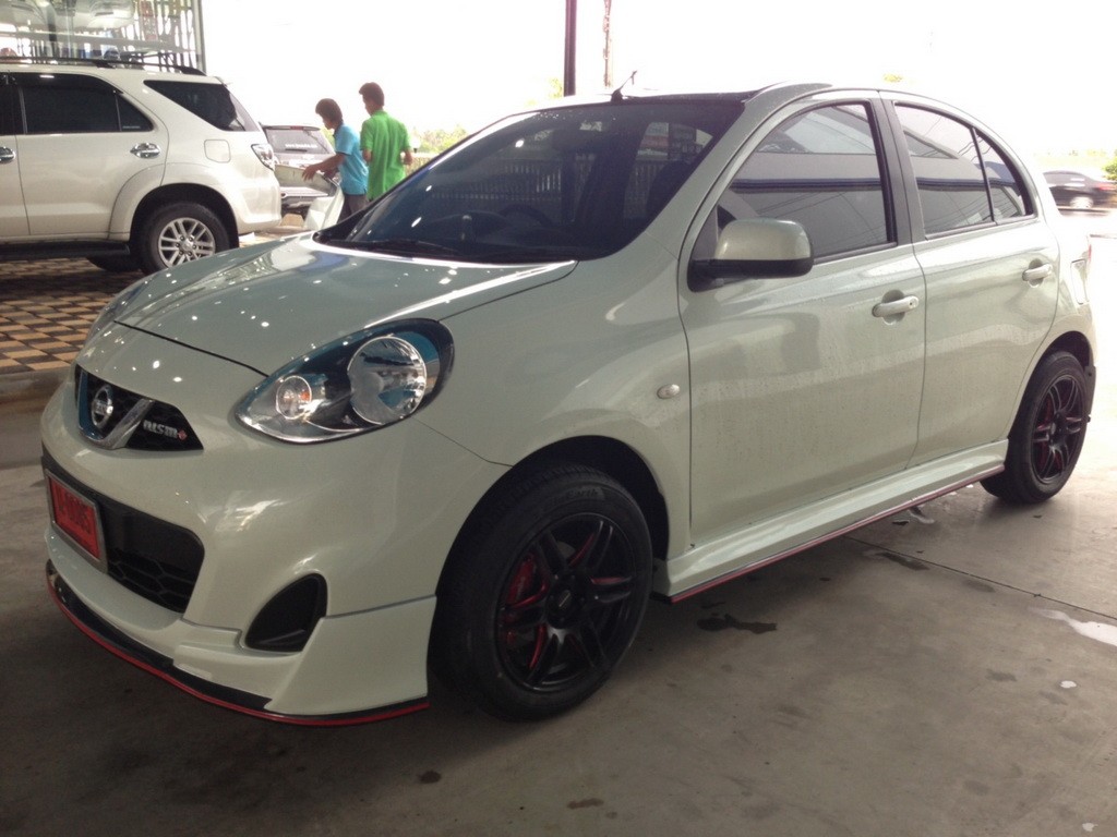 ชุดแต่งรอบคัน (4 ชิ้น) พร้อมไฟ LED สำหรับปี 2013