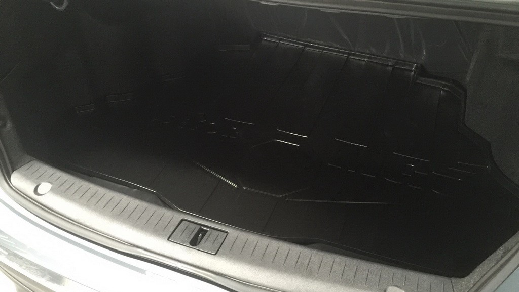 ถาดวางของท้ายรถ