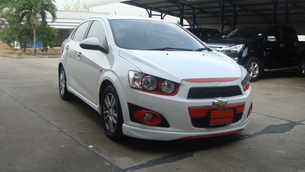 ชุดแต่งรอบคัน ทรงห้าง (4 ชิ้น) V.1