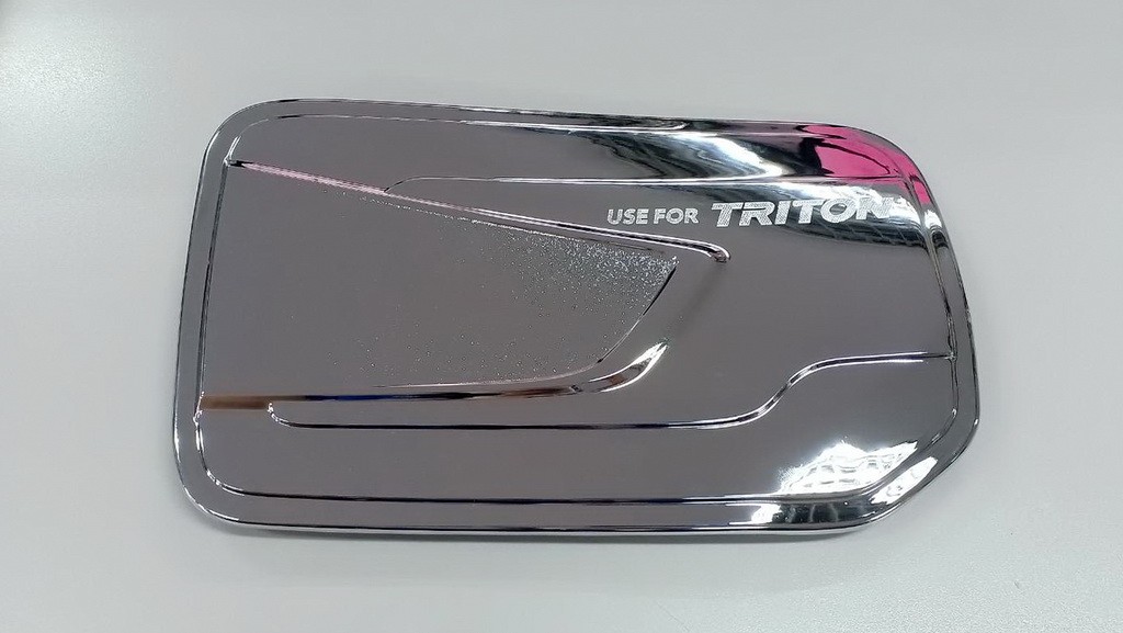 ครอบฝาถังน้ำมัน (สำหรับรถรุ่นแค๊บ และ ช่วงยาว)