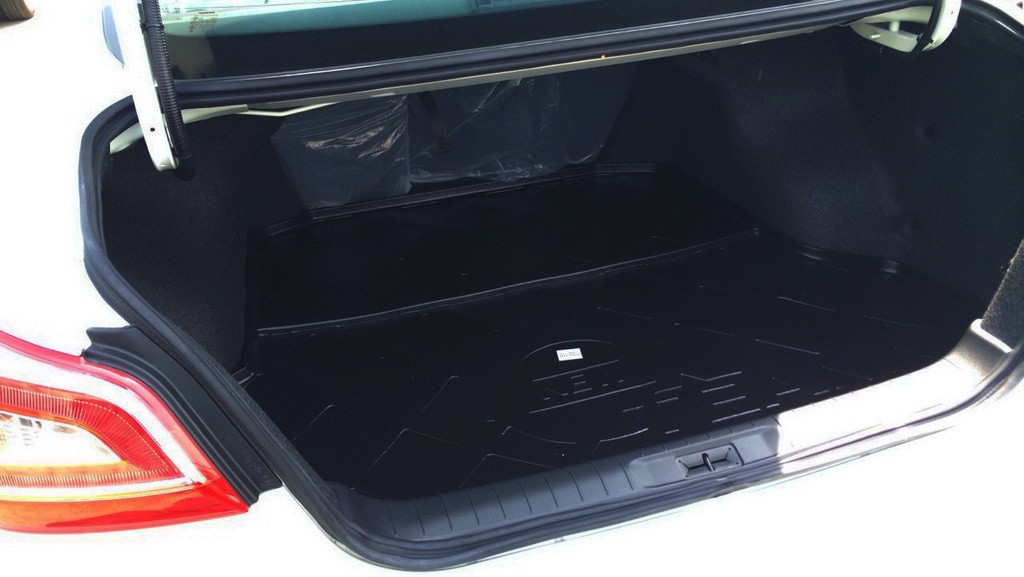 ถาดวางของท้ายรถ