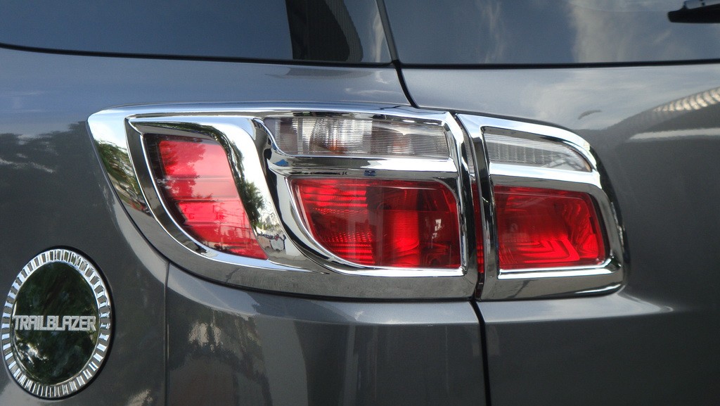 ครอบไฟ (ท้าย) 4 ชิ้น