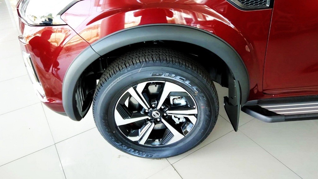 คิ้วล้อ (V.1) 8 ชิ้น 3 นิ้ว ทรงเรียบ