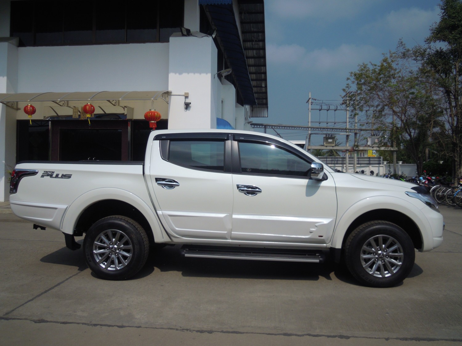 กาบข้างประตู (V.1) 10 ชิ้น สำหรับใส่กับคิ้วล้อทรงห้าง