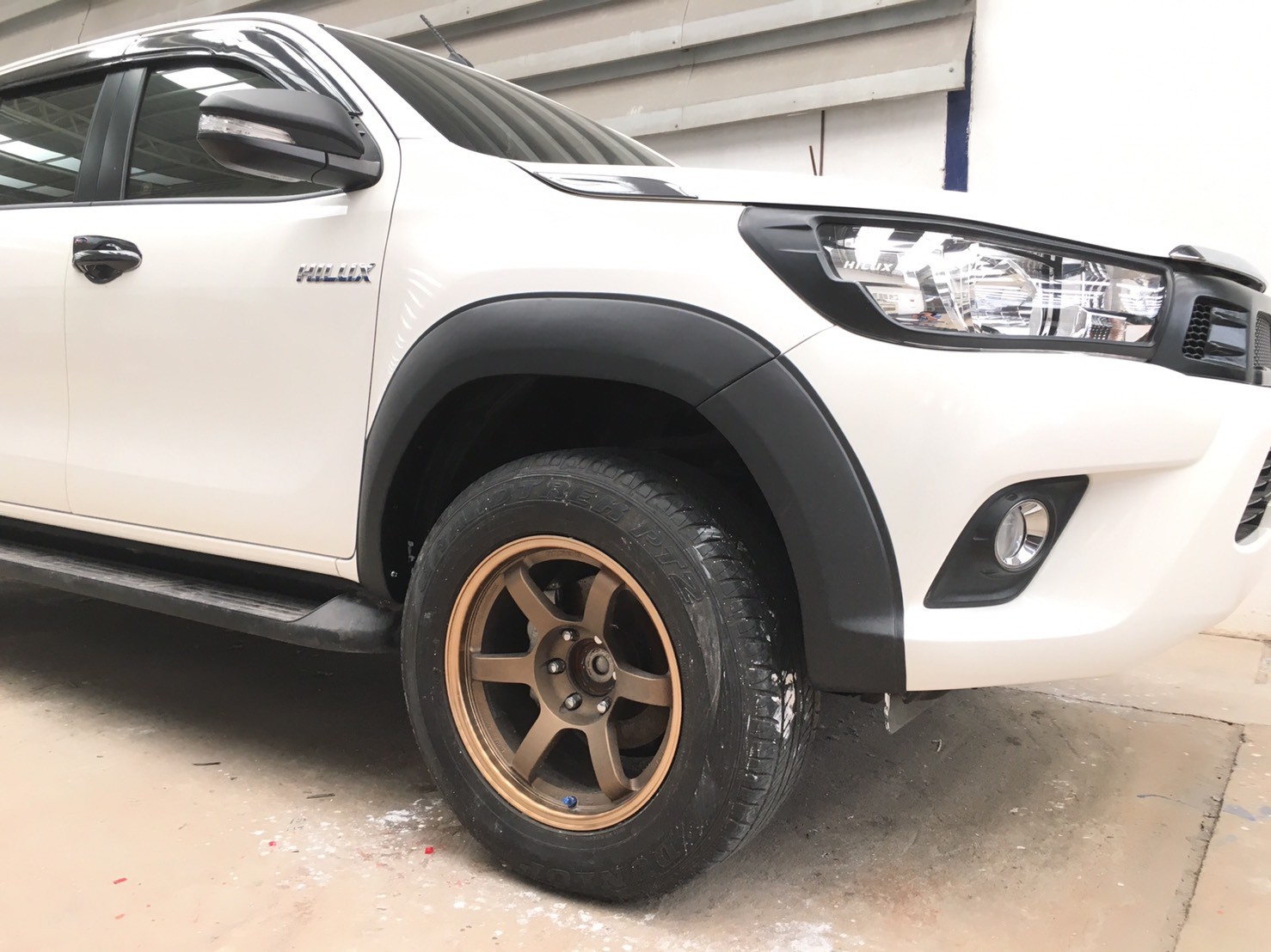 คิ้วล้อ (ทรง TRD) 6 ชิ้น 6"