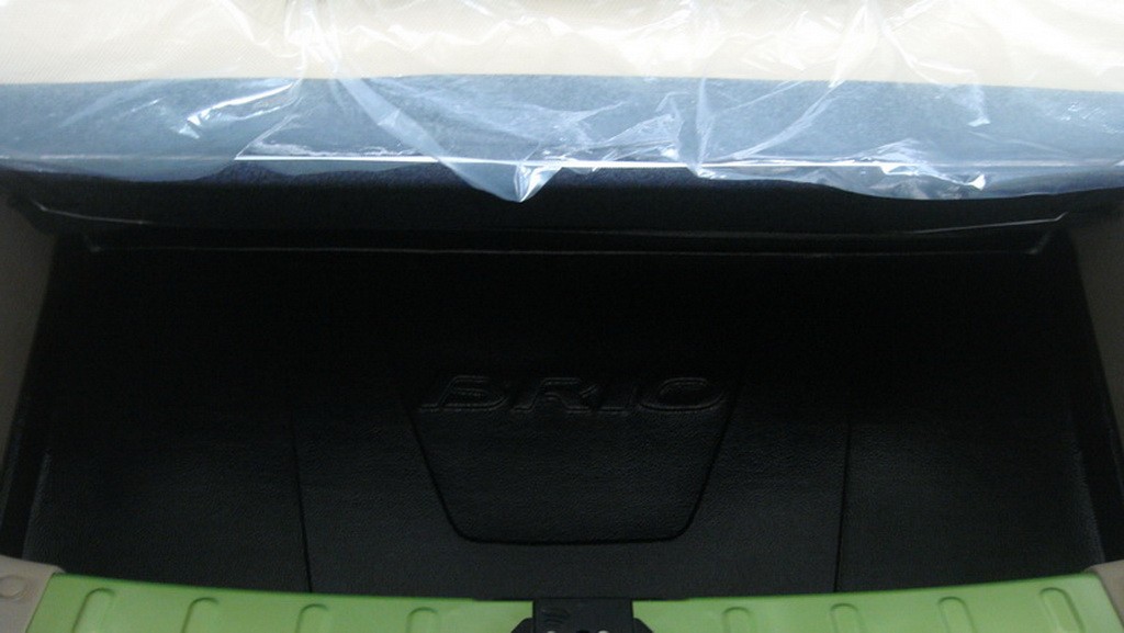 ถาดวางของท้ายรถ