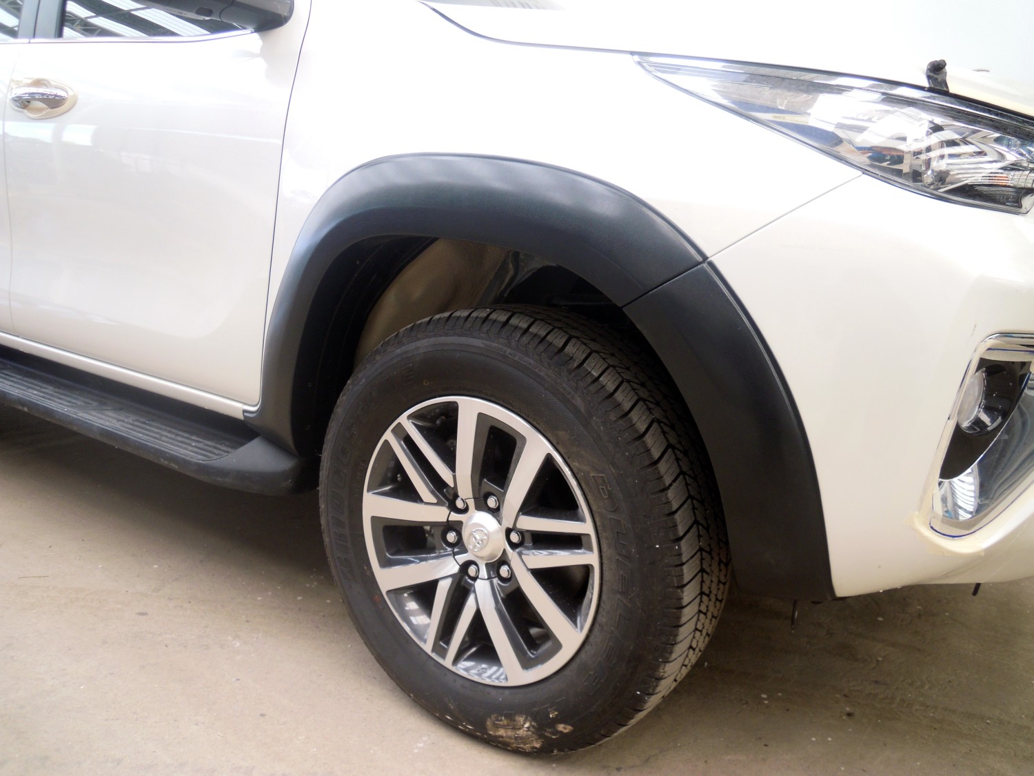 คิ้วล้อ (V.1) 8 ชิ้น 6"