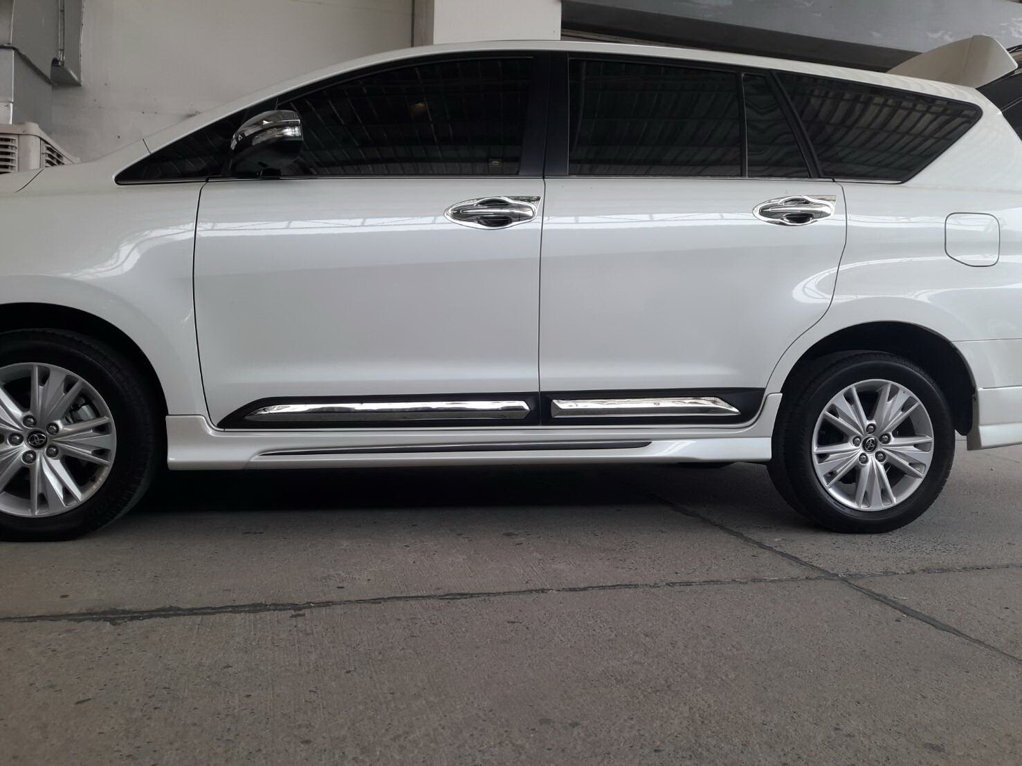 กันกระแทกข้างประตู