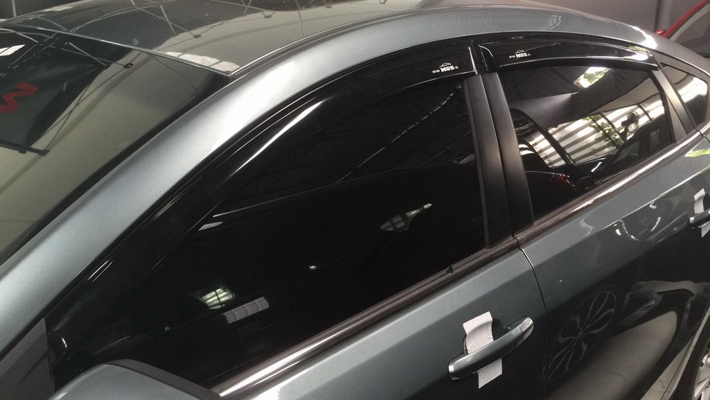 กันสาดประตู