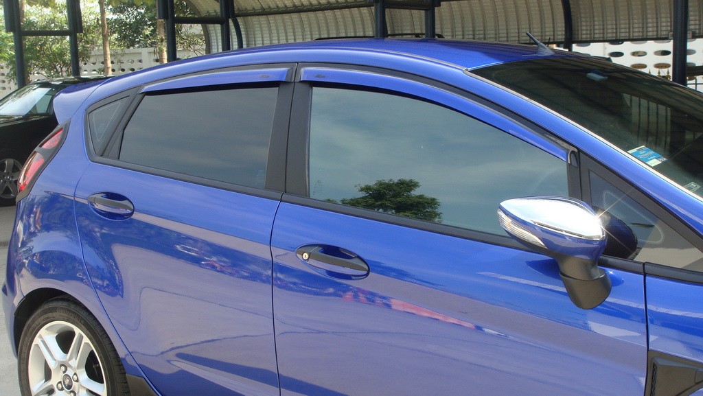 กันสาดประตู