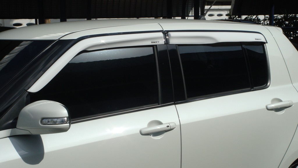 กันสาดประตู