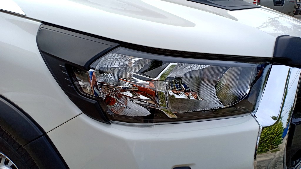 คิ้วตาไฟหน้า (รุ่นรอง TOP)