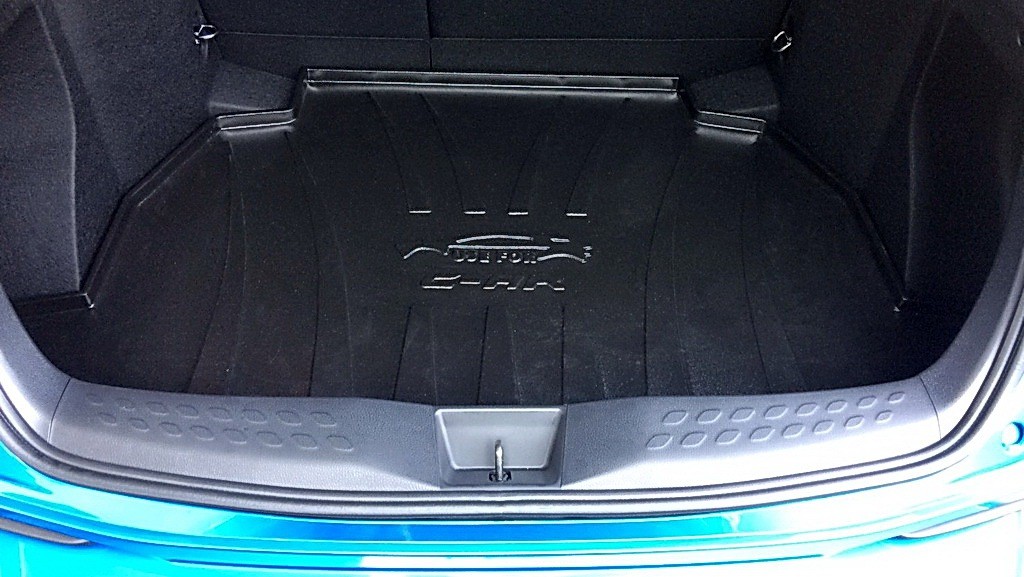 ถาดวางของท้ายรถ