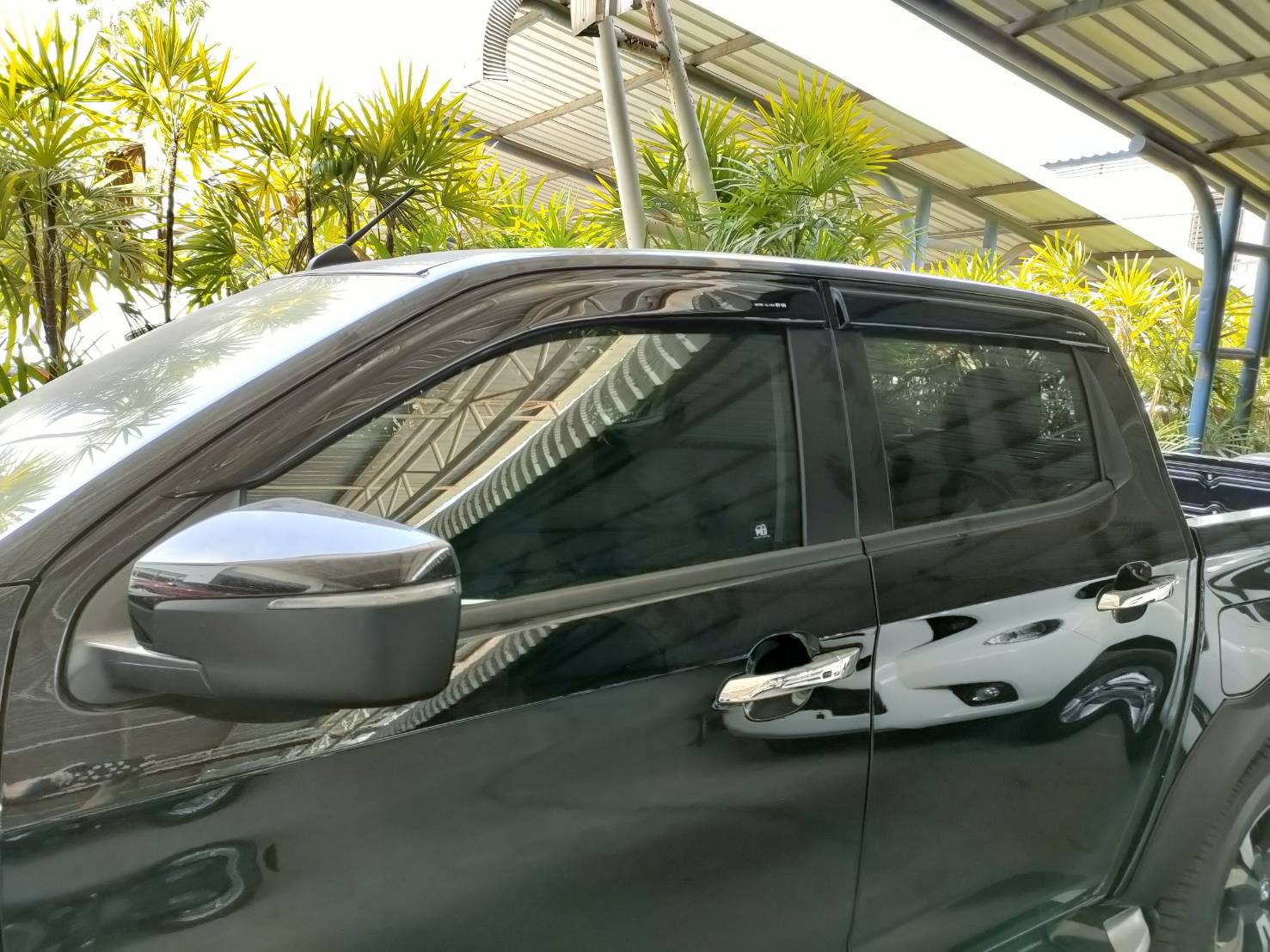 กันสาดประตู