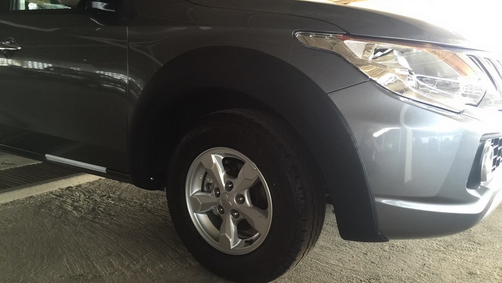 คิ้วล้อ (V.1) 4 ชิ้น 6 นิ้ว ทรงห้าง