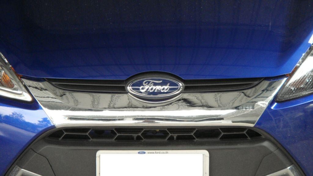 คิ้วกันชนหน้า