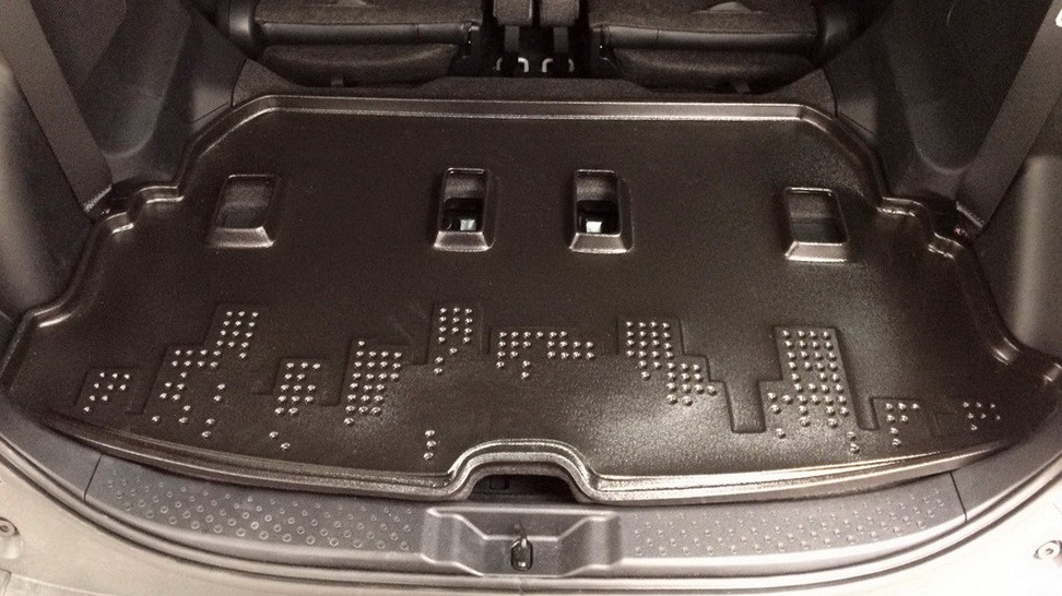 ถาดวางของท้ายรถ (กลาง)